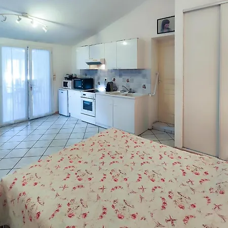 In With Kitchen